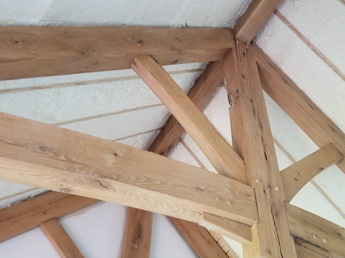 Arched Chord King Post Truss with Struts