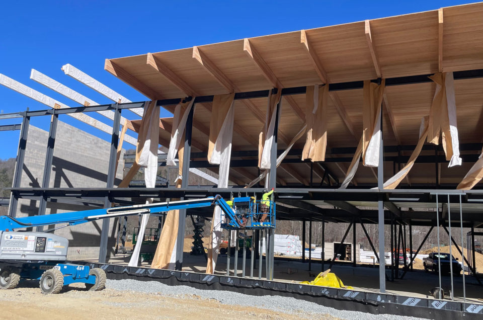 Valle Crucis Elementary School - Glulam Roof Installation